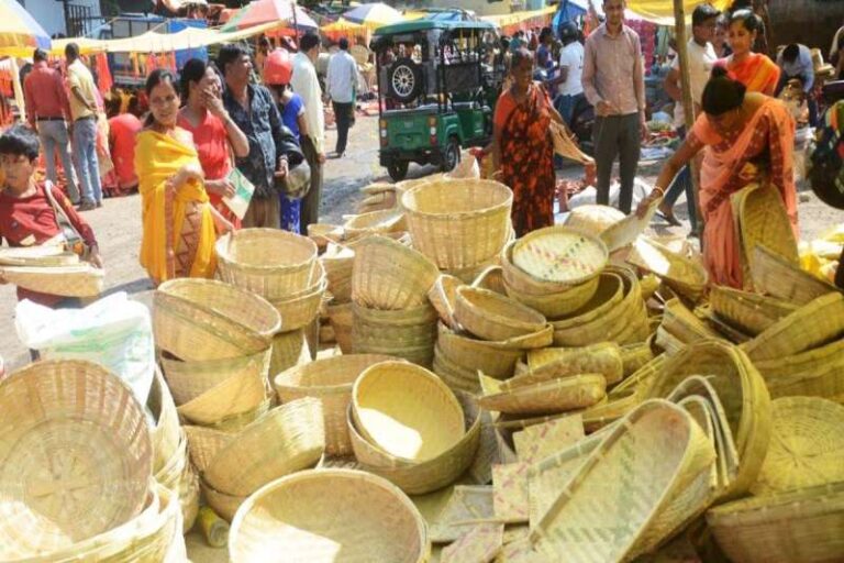 छठ पर्व पर महंगाई की मार, इस बार केले की कीमत 400 पार छठ पर्व पर महंगाई की मार, इस बार केले की कीमत 400 पार