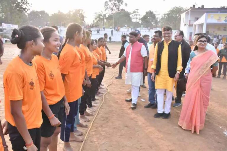 छत्तीसगढ़-बीजापुर में जिला स्तरीय बस्तर ओलंपिक संपन्न, पूर्व मंत्री गागड़ा ने खिलाड़ियों का बढ़ाया हौसला