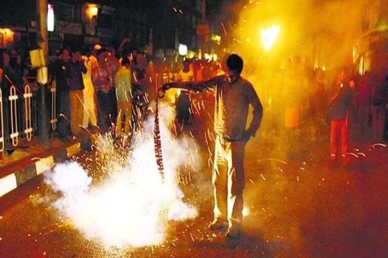 दिल्ली के कई इलाकों में AQI 400 के पार, इन 10 जगहों पर वायु गुणवत्ता सबसे प्रदूषित