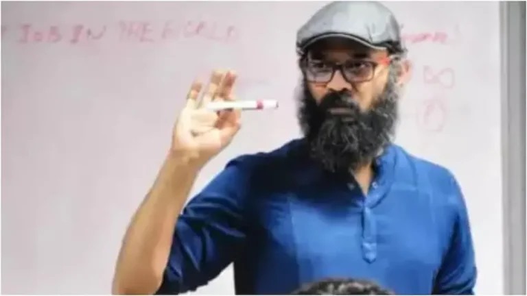 मशहूर डायरेक्टर ने की आत्महत्या, सड़ी-गली हालत में मिली लाश, फिल्म इंडस्ट्री में शोक की लहर