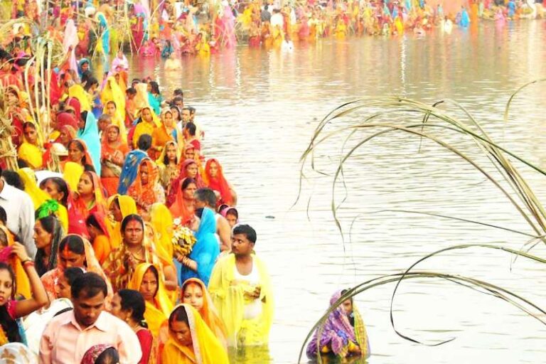  छठ पूजा की तैयारियों को लेकर महापौर ने की समीक्षा