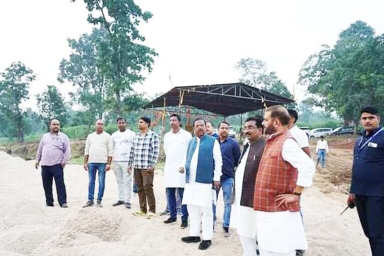 कृषि मंत्री रामविचार नेताम ने छठ घाट का निरीक्षण कर तैयारियों और सुविधाओं का लिया जायजा