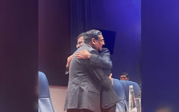 गले लगाया, पूछा ‘जवानी’ का राज; CJI चंद्रचूड़ की विदाई के समय अगले चीफ जस्टिस खन्ना का था खास अंदाज… गले लगाया, पूछा ‘जवानी’ का राज; CJI चंद्रचूड़ की विदाई के समय अगले चीफ जस्टिस खन्ना का था खास अंदाज…