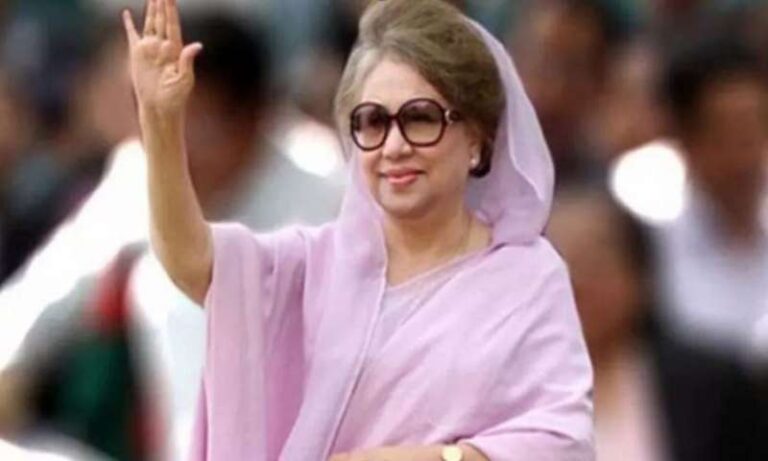 अमेरिकी दूतावास पहुंचीं बांग्लादेश की पूर्व प्रधानमंत्री खालिदा जिया, वीजा के लिए किया आवेदन अमेरिकी दूतावास पहुंचीं बांग्लादेश की पूर्व प्रधानमंत्री खालिदा जिया, वीजा के लिए किया आवेदन