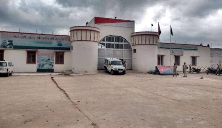 मासूम से रेप और हत्या के मामले में ट्रायल कोर्ट ने महज 13 दिन में ही सजा सुना दी थी, अब सुप्रीम कोर्ट ने फैसला पलटा मासूम से रेप और हत्या के मामले में ट्रायल कोर्ट ने महज 13 दिन में ही सजा सुना दी थी, अब सुप्रीम कोर्ट ने फैसला पलटा