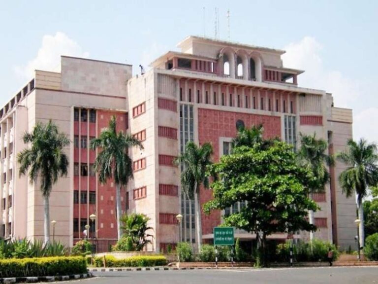 ठेका कर्मियों के भरोसे सरकारी सिस्टम