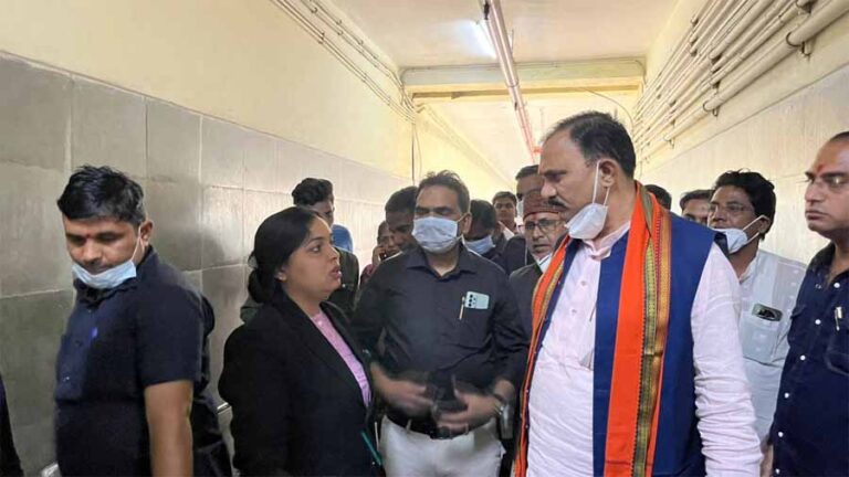 अम्बेडकर अस्पताल में आग: स्वास्थ्य मंत्री ने किया मौके का निरीक्षण, तीन दिन के भीतर जाँच रिपोर्ट प्रस्तुत करने के दिए निर्देश