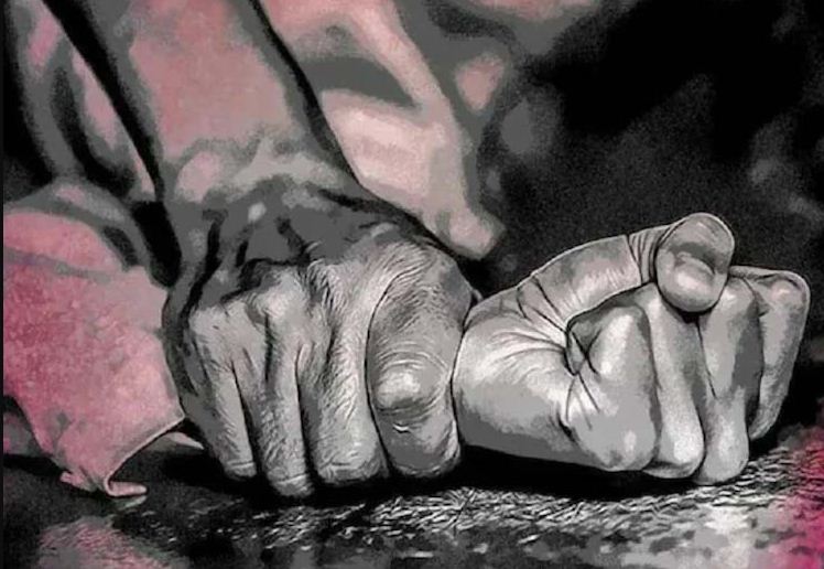 बंगाल फिर शर्मसार! नदिया में पति के सामने महिला से गैंगरेप, 8 अरेस्ट बंगाल फिर शर्मसार! नदिया में पति के सामने महिला से गैंगरेप, 8 अरेस्ट