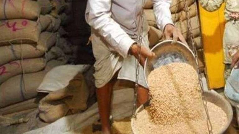 छत्तीसगढ़ में चार लाख 11 हजार 452 राशनकार्डधारी गायब, अब इस माह ने नहीं मिलेगा राशन छत्तीसगढ़ में चार लाख 11 हजार 452 राशनकार्डधारी गायब, अब इस माह ने नहीं मिलेगा राशन