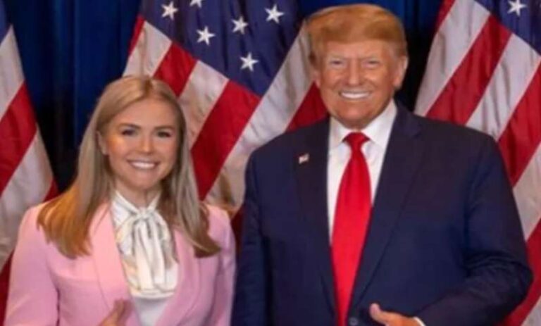 ट्रंप के चुनावी कैंपेन में अहम भूमिका निभाने वाली 27 वर्षीय महिला बनीं व्हाइट हाउस की प्रेस सचिव ट्रंप के चुनावी कैंपेन में अहम भूमिका निभाने वाली 27 वर्षीय महिला बनीं व्हाइट हाउस की प्रेस सचिव