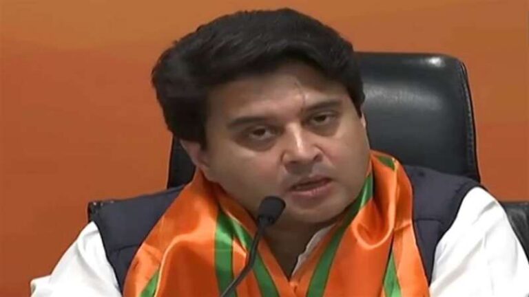 सेटेलाइट स्पेक्ट्रम नीलामी पर सिंधिया का बयान, कहा- पहले आओ पहले…. सेटेलाइट स्पेक्ट्रम नीलामी पर सिंधिया का बयान, कहा- पहले आओ पहले….