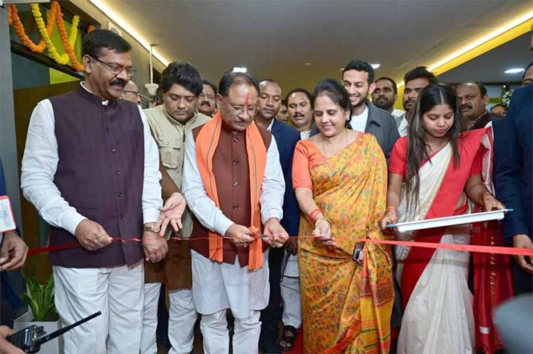 ओयो छत्तीसगढ़ में 500 करोड़ का करेगा निवेश, 15 हजार लोगों को मिलेगा रोजगार ओयो छत्तीसगढ़ में 500 करोड़ का करेगा निवेश, 15 हजार लोगों को मिलेगा रोजगार