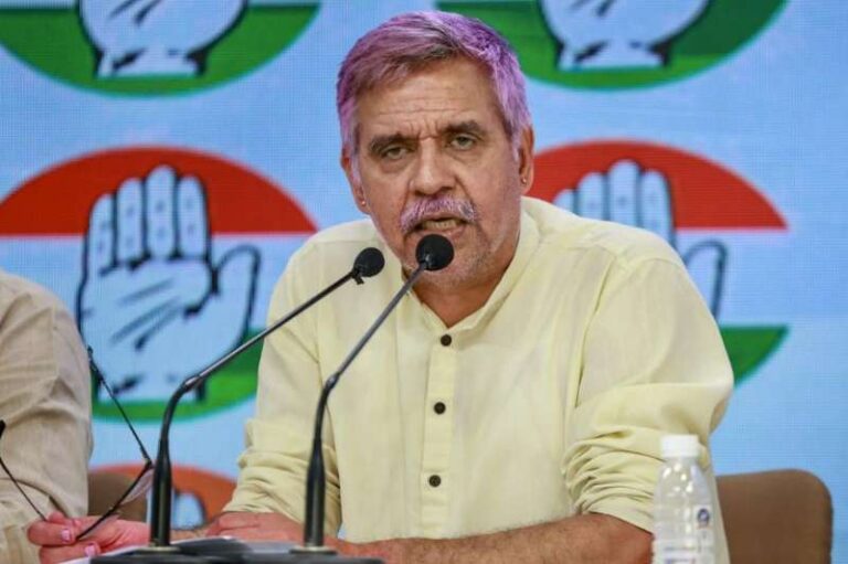 केजरीवाल कभी नहीं बन सकते सीएम: संदीप दीक्षित