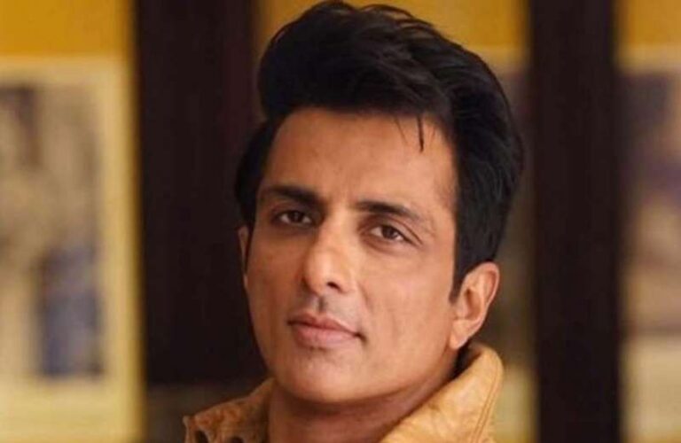 हर रोड डिवाइडर पर पानी से भरे रोड क्रैश बैरियर रखे जाए: सोनू सूद