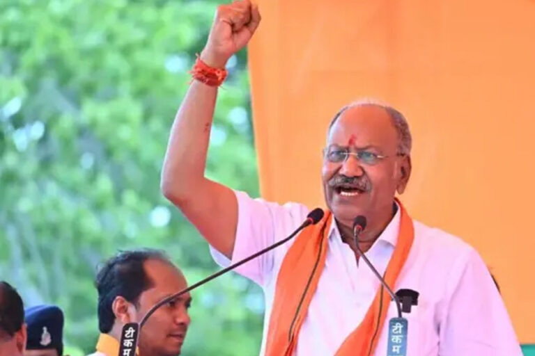 कुम्हारी टोल प्लाजा बंद करने समेत विभिन्न मांगों को लेकर नितिन गडकरी से मिले सांसद बृजमोहन अग्रवाल कुम्हारी टोल प्लाजा बंद करने समेत विभिन्न मांगों को लेकर नितिन गडकरी से मिले सांसद बृजमोहन अग्रवाल
