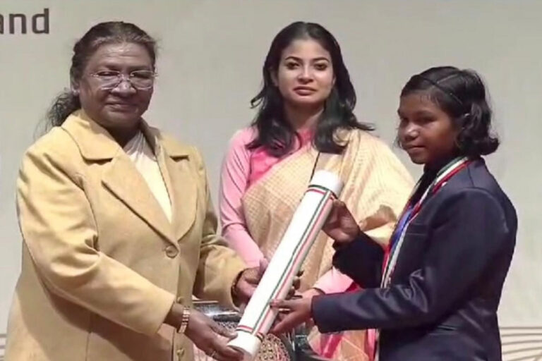 छत्तीसगढ़ के कोंडागांव की बिटिया राष्ट्रीय जूडो खिलाड़ी हेमबती नाग को मिला प्रधानमंत्री राष्ट्रीय बाल पुरस्कार छत्तीसगढ़ के कोंडागांव की बिटिया राष्ट्रीय जूडो खिलाड़ी हेमबती नाग को मिला प्रधानमंत्री राष्ट्रीय बाल पुरस्कार