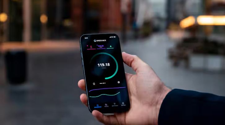 सबसे तेज इंटरनेट स्पीड वाले देशों में भारत-अमेरिका बहुत पीछे, यूएई टॉप पर सबसे तेज इंटरनेट स्पीड वाले देशों में भारत-अमेरिका बहुत पीछे, यूएई टॉप पर