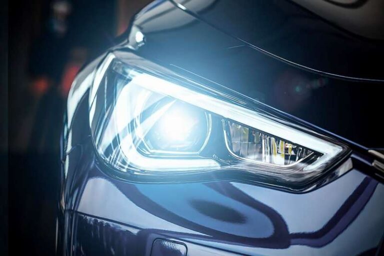 जिम्मेदार बेपरवाह, सड़क पर एलईडी हेडलाइट्स के साथ दौड़ रहे हैं हजारों ‘गाड़िया’