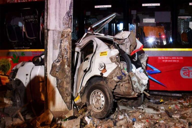 पहली बार बस चला रहा था ड्राइवर, ब्रेक की जगह दबा दिया एक्सीलेटर… 30 लोग कुचले गए, 7 की मौत