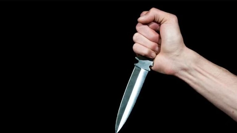 एएसआई ने पत्नि और साली की चाकूओ से गोदकर की हत्या, हुआ फरार