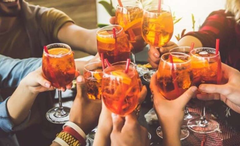 फिजी के फाइव स्टार रिसॉर्ट में कॉकटेल पीने से 7 पर्यटक बीमार, सरकार ने दिए जांच के आदेश