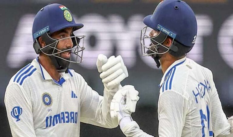 IND vs AUS: 2 छक्कों से रचा इतिहास, 77 सालों में पहली बार बना ऐसा रिकॉर्ड! IND vs AUS: 2 छक्कों से रचा इतिहास, 77 सालों में पहली बार बना ऐसा रिकॉर्ड!