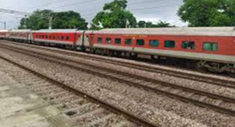 रेलवे पर चोरी का मुआवजा देने का दबाव, आयोग ने यात्री की सतर्कता पर उठाए सवाल