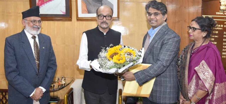 राज्यपाल डेका से डॉ. सी.व्ही. रमन विश्वविद्यालय के कुलाधिपति ने भेंट की राज्यपाल डेका से डॉ. सी.व्ही. रमन विश्वविद्यालय के कुलाधिपति ने भेंट की