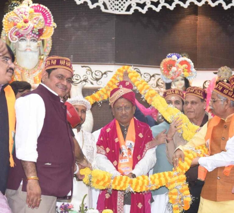 मुख्यमंत्री विष्णु देव साय ने भगवान झूलेलाल की पूजा-अर्चना कर राज्य की खुशहाली और समृद्धि की कामना की मुख्यमंत्री विष्णु देव साय ने भगवान झूलेलाल की पूजा-अर्चना कर राज्य की खुशहाली और समृद्धि की कामना की