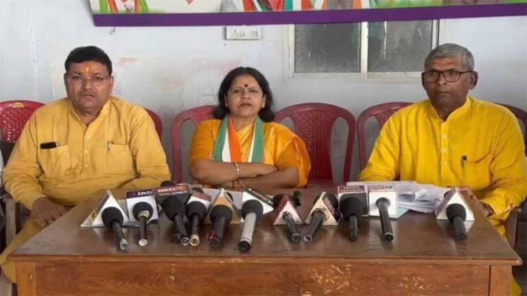 कोहड़िया वार्ड से नरेंद्र देवांगन निर्विरोध पार्षद चुनाव जीत, कांग्रेस ने बीजेपी पर लगाया सत्ता और धन बल के दुरुपयोग का आरोप कोहड़िया वार्ड से नरेंद्र देवांगन निर्विरोध पार्षद चुनाव जीत, कांग्रेस ने बीजेपी पर लगाया सत्ता और धन बल के दुरुपयोग का आरोप