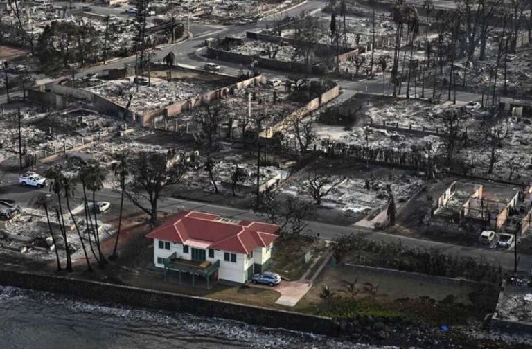 लॉस एंजिल्स की भीषण आग में भी इस हवेली को नहीं हुआ कोई नुकसान लॉस एंजिल्स की भीषण आग में भी इस हवेली को नहीं हुआ कोई नुकसान