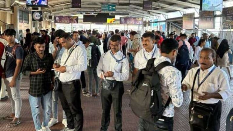 रेलवे ने टिकट दलाली एवं कालाबाजारी से निपटने के लिए बनाई बहुआयामी रणनीति रेलवे ने टिकट दलाली एवं कालाबाजारी से निपटने के लिए बनाई बहुआयामी रणनीति