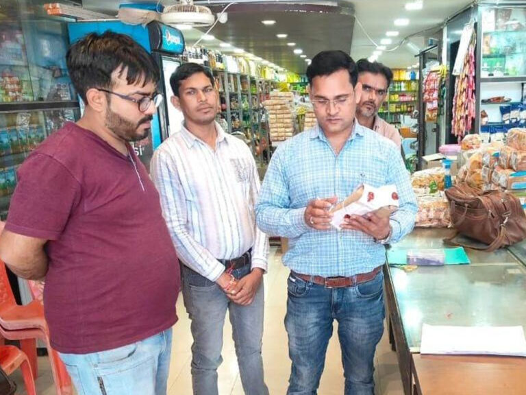 रायपुर : बेमेतरा जिले में खाद्य पदार्थों की गुणवत्ता जांच का अभियान जारी रायपुर : बेमेतरा जिले में खाद्य पदार्थों की गुणवत्ता जांच का अभियान जारी