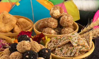 किसी को सम्मान तो किसी को सफलता दिलाएंगे सूर्य देव के 5 मंत्र, जानें इसके और भी फायदे किसी को सम्मान तो किसी को सफलता दिलाएंगे सूर्य देव के 5 मंत्र, जानें इसके और भी फायदे