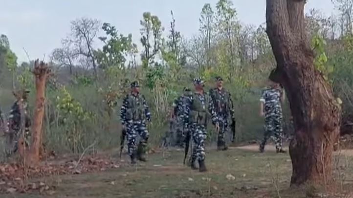 झारखंड के सोनुआ जंगल में सुरक्षा बलों की मुठभेड़, दो माओवादी मारे गए झारखंड के सोनुआ जंगल में सुरक्षा बलों की मुठभेड़, दो माओवादी मारे गए