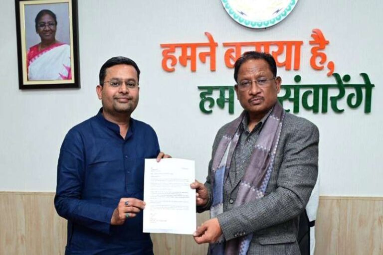 CGPSC घोटाला: भर्ती परीक्षाओं की CBI जांच की मांग उठी, पूर्व CM भूपेश बघेल की बेटी की नियुक्ति पर भी उठे सवाल, मुख्यमंत्री को सौपा ज्ञापन