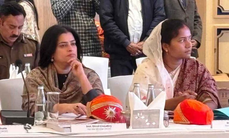 छत्तीसगढ़-महिला एवं बाल विकास मंत्री राजवाड़े पहुंचीं चिंतन शिविर में, महिलाओं और बच्चों के समग्र विकास एवं कल्याण पर विमर्श छत्तीसगढ़-महिला एवं बाल विकास मंत्री राजवाड़े पहुंचीं चिंतन शिविर में, महिलाओं और बच्चों के समग्र विकास एवं कल्याण पर विमर्श