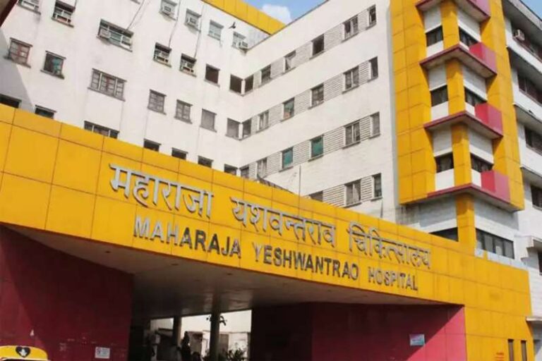 मप्र में पहली बार जागते हुए मरीज की ब्रेन ट्यूमर सर्जरी, ऑपरेशन के दौरान डॉक्टर से बात करता रहा मरीज मप्र में पहली बार जागते हुए मरीज की ब्रेन ट्यूमर सर्जरी, ऑपरेशन के दौरान डॉक्टर से बात करता रहा मरीज