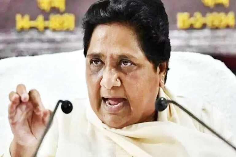 मायावती का दिल्ली से यूपी को संदेश मायावती का दिल्ली से यूपी को संदेश