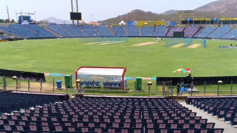 भारत-इंग्लैंड के बीच पहले T20 मैच के टिकट हो गए सोल्ड आउट, पुणे मैच के टिकट उपलब्ध भारत-इंग्लैंड के बीच पहले T20 मैच के टिकट हो गए सोल्ड आउट, पुणे मैच के टिकट उपलब्ध