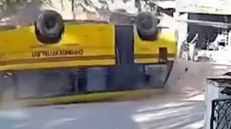 कन्नूर में स्कूल बस हादसे में 10 वर्षीय छात्रा की मौत, 18 घायल