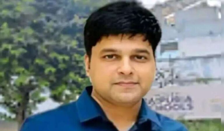 सौरभ शर्मा की नियुक्ति के लिए फर्जी जानकारी प्रमाणित करने वाले सीएमओ ग्वालियर ने जानबूझकर दी थी गलत जानकारी सौरभ शर्मा की नियुक्ति के लिए फर्जी जानकारी प्रमाणित करने वाले सीएमओ ग्वालियर ने जानबूझकर दी थी गलत जानकारी
