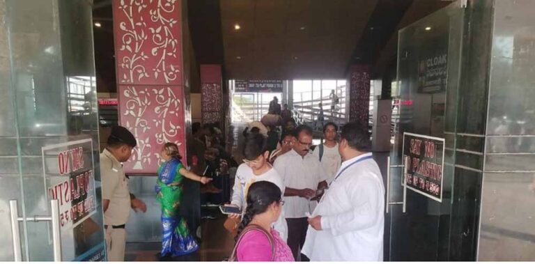 तीन दिनों में रेलवे ने वसूला 17 लाख रुपये का जुर्माना