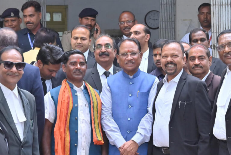 रायपुर : शोषित-पीड़ितों को न्याय दिलाने हेतु करें कार्य – मुख्यमंत्री साय रायपुर : शोषित-पीड़ितों को न्याय दिलाने हेतु करें कार्य – मुख्यमंत्री साय