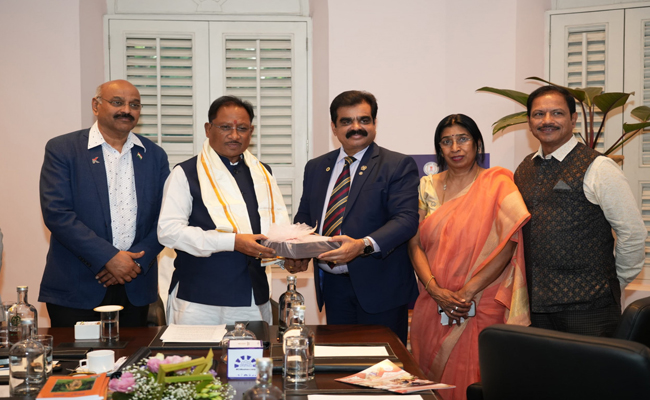 मुख्यमंत्री श्री साय से कर्नाटक चेंबर ऑफ कॉमर्स के प्रतिनिधिमंडल से की मुलाकात मुख्यमंत्री श्री साय से कर्नाटक चेंबर ऑफ कॉमर्स के प्रतिनिधिमंडल से की मुलाकात