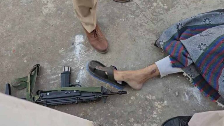 पीएसओ ने सर्विस राइफल से खुद को गोली मारकर की आत्महत्या