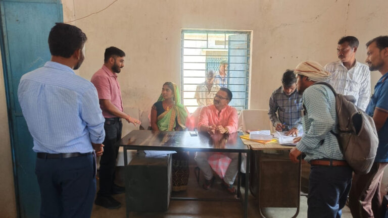 रायपुर : सुशासन तिहार 2025 : कलेक्टर ने मैनपाट विकासखंड का किया दौरा