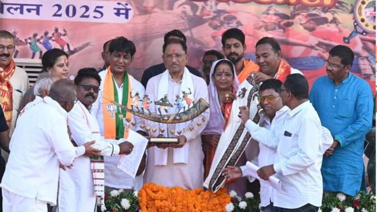 रायपुर : शिक्षा को अपनाए और नशे से दूर रहें : मुख्यमंत्री विष्णु देव साय