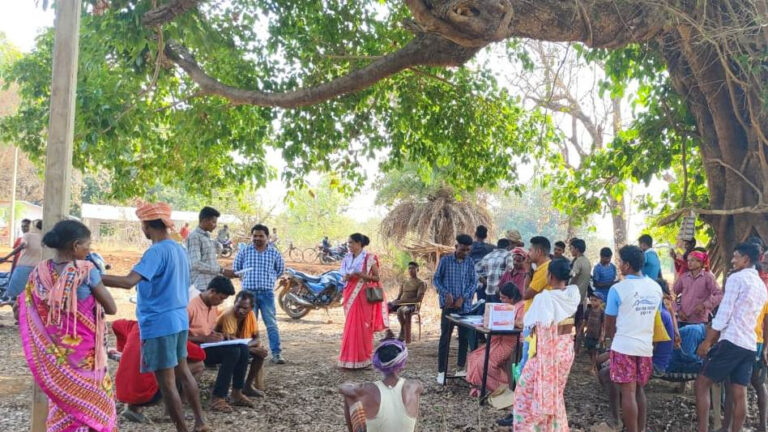 रायपुर : जहां माओवादियों का लगता था जन अदालत वहां अब समस्याओं के निजात के मौजूद है समाधान पेटी
