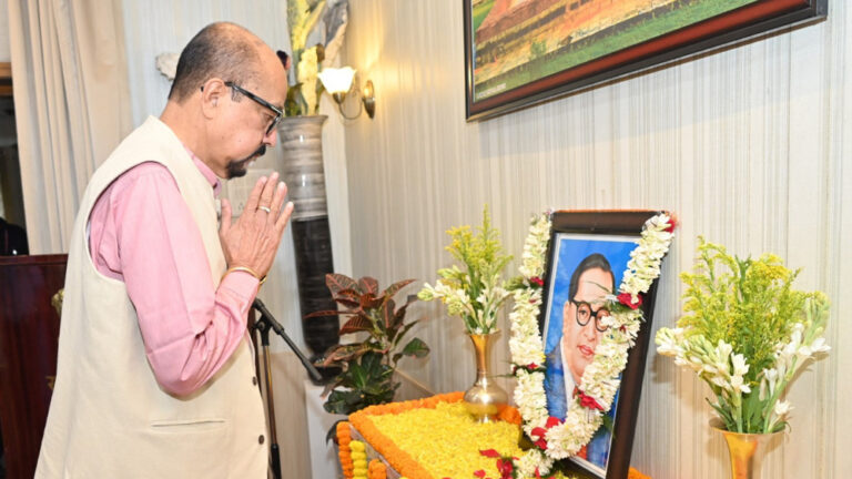 राज्यपाल ने भारत रत्न डॉ. भीमराव अंबेडकर को दी श्रद्धांजलि राज्यपाल श्री रमेन डेका